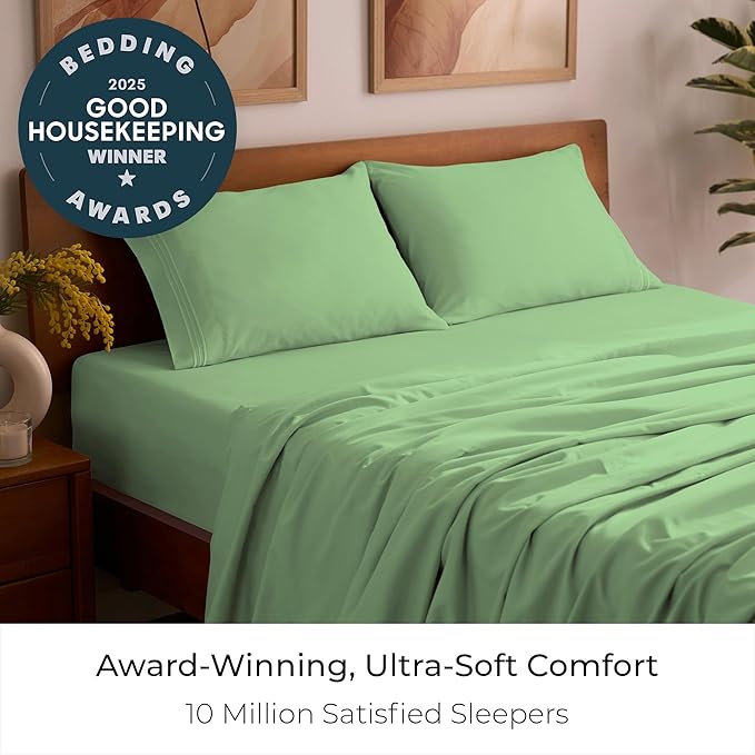 Mellanni Queen Sheets Set - 4 PC Iconic Collection Bedding - Hotel Luxury, Extra Soft, Cooling Bed Sheets - Wrinkle, Fade, Stain Resistant (Queen, Pistachio)