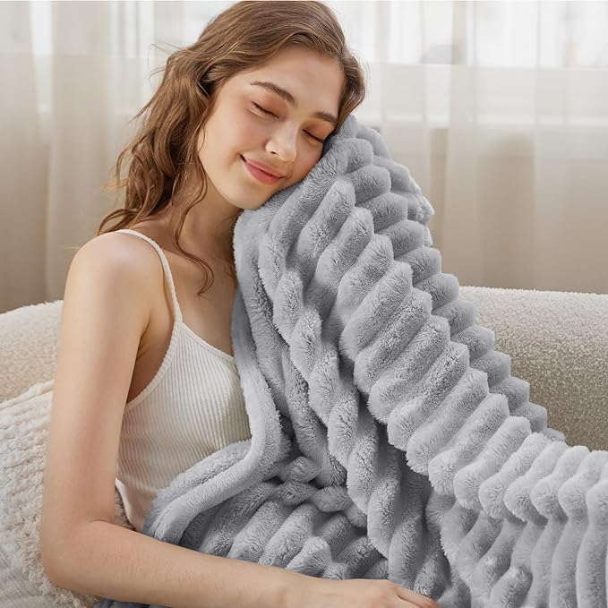 Bedsure Light Grey Fleece Blanket for Couch - Super Soft Cozy Blankets for Women, Cute Small Throws for Girls, 50x70 Inches
