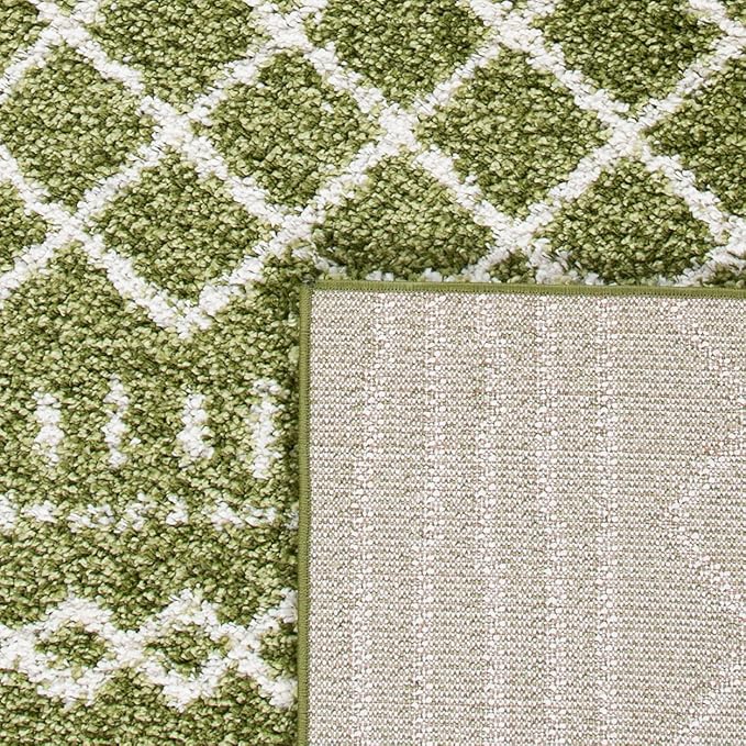 SAFAVIEH Arizona Shag Collection Accent Rug - 4' x 6', Green & Ivory, Moroccan Design, Non-Shedding & Easy Care, 1.6-inch Thick Ideal for High Traffic Areas in Entryway, Living Room, Bedroom (ASG741X)