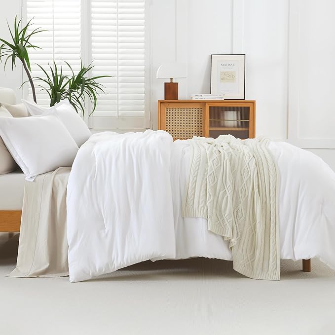 Litanika White Comforters Oversized King Size, 3 Pieces Lightweight Solid Bedding Comforter Set, All Season Fluffy Bed Set (120x98In Comforter & 2 Pillowcases)