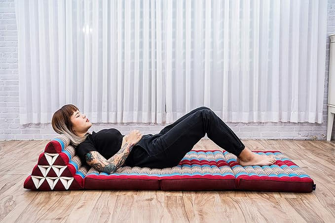 Leewadee 3-Fold Mat XXL with Triangle Cushion – Firm TV Pillow, Foldable Mattress with Cushion Made of Kapok, 67 x 31 inches, Blue Red