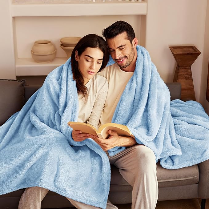 Exclusivo Mezcla Plush Fuzzy Fleece Bed Blanket Twin Size, Super Soft, Fluffy and Warm Blankets, Suitable for All Seasons (Light Blue, 90x66 Inches)