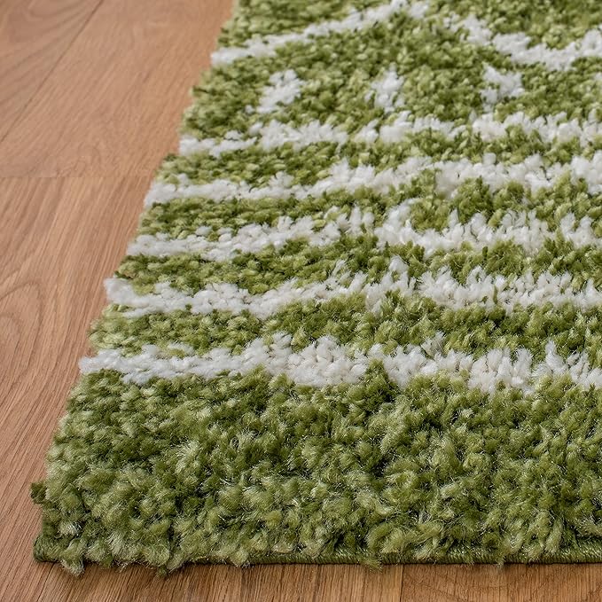 SAFAVIEH Arizona Shag Collection Accent Rug - 3'2" x 5', Green & Ivory, Moroccan Design, Non-Shedding & Easy Care, 1.6-inch Thick Ideal for High Traffic Areas in Foyer, Living Room, Bedroom (ASG741X)
