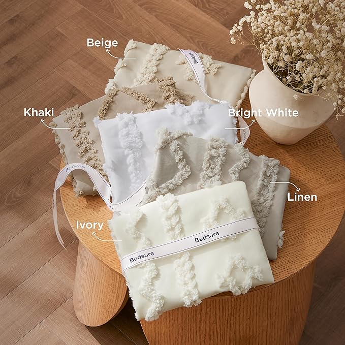 Bedsure Tufted Boho Comforter Set King Size - Bright White Boho Bed Set, GentleSoft™ 3 Pieces Farmhouse Shabby Chic Embroidery Bedding, Gifts for Woman, Soft Jacquard King Comforter for All Seasons