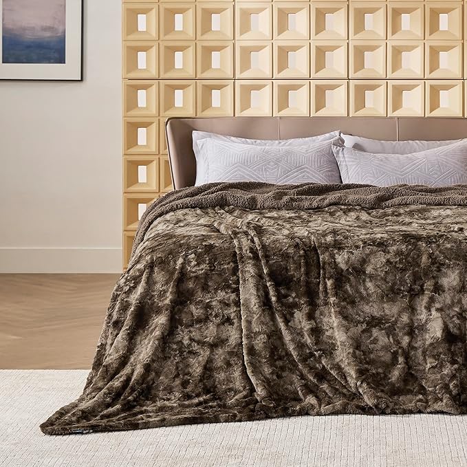 Bedsure GentleSoft Sherpa Fluffy Blanket Queen Size for Bed - Fleece Warm and Cozy for Women Gift, Plush & Fuzzy Faux Fur Christmas Blanket for Couch, Sofa Decor, Tie Dye Design, Brown, 90x90 Inches