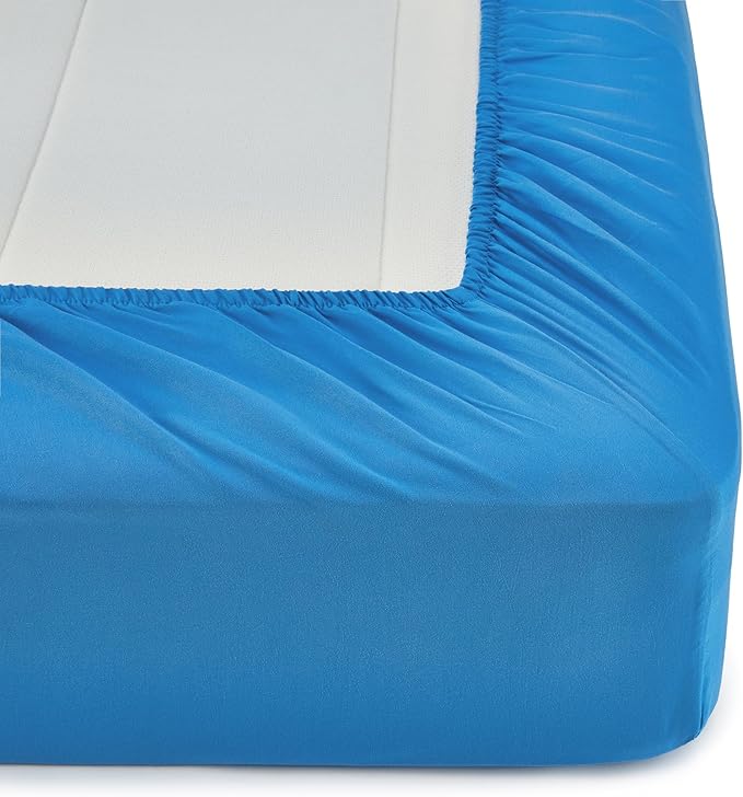 Amazon Basics 5 Piece Microfiber Kid's Bed-in-a-Bag Bedding Set, Twin, Blue, Solid