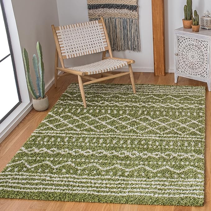 SAFAVIEH Arizona Shag Collection Accent Rug - 4' x 6', Green & Ivory, Moroccan Design, Non-Shedding & Easy Care, 1.6-inch Thick Ideal for High Traffic Areas in Entryway, Living Room, Bedroom (ASG741X)