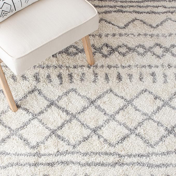 SAFAVIEH Arizona Shag Collection Area Rug - 5'1" x 7'6", Ivory & Grey, Moroccan Design, Non-Shedding & Easy Care, 1.6-inch Thick Ideal for High Traffic Areas in Living Room, Bedroom (ASG741F)