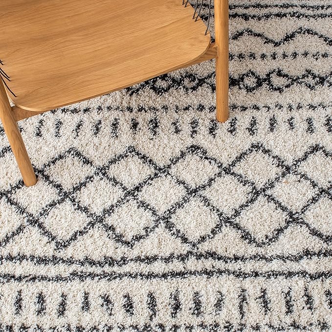 SAFAVIEH Arizona Shag Collection Area Rug - 5'1" x 7'6", Ivory & Black, Moroccan Design, Non-Shedding & Easy Care, 1.6-inch Thick Ideal for High Traffic Areas in Living Room, Bedroom (ASG741Z)